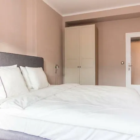 Spacious One Bedroom Apartment Close To Centre * פראג