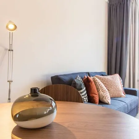 Spacious One Bedroom Apartment Close To Centre * פראג